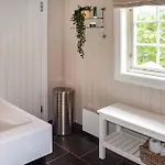 4 Bedroom In *