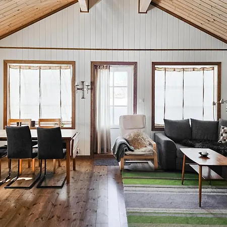 4 Bedroom In Holiday home
