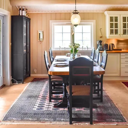 Schönes Haus Mit 4 Schlafzimmern In *